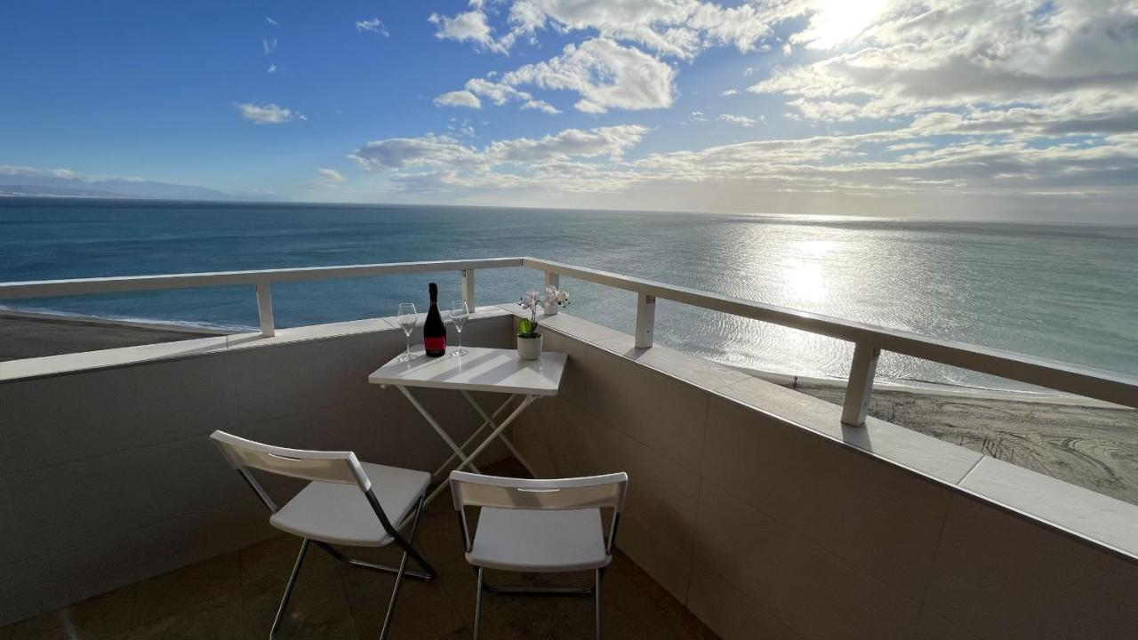 Exclusive Beachfront Apartment Torremolinos - Pool - Paddle - Tenis - Wifi - Central Aircon Exterior photo