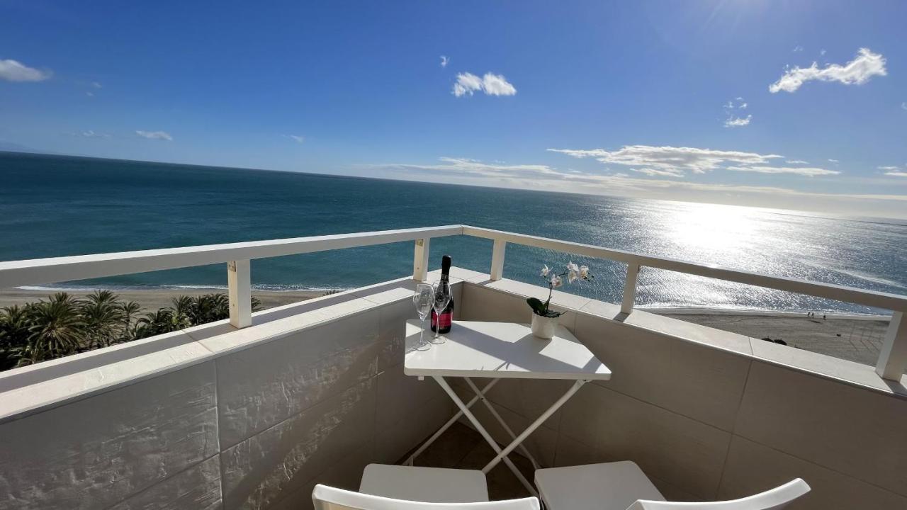 Exclusive Beachfront Apartment Torremolinos - Pool - Paddle - Tenis - Wifi - Central Aircon Exterior photo